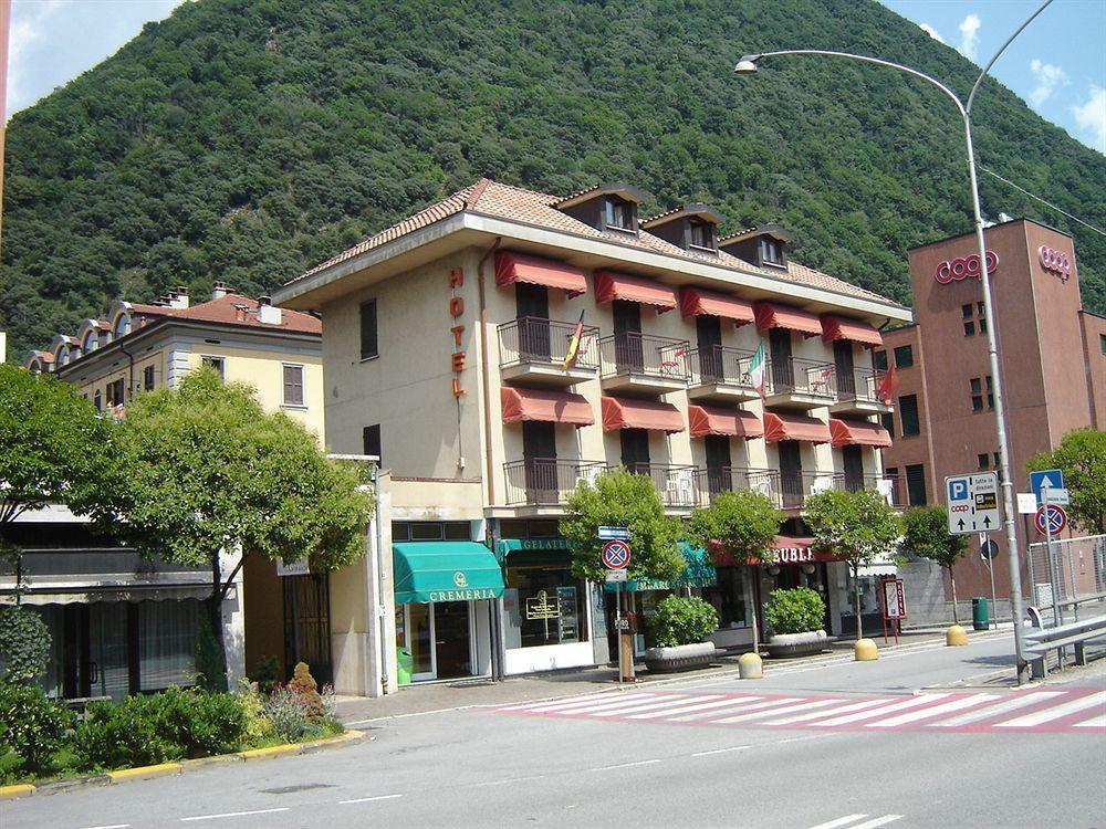 Hotel Meuble Moderno Laveno-Mombello Exterior photo